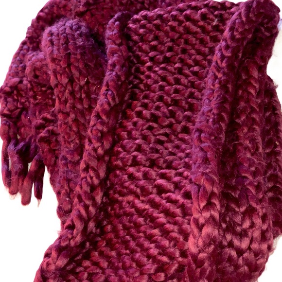 🔥 FINAL DROP! NWT - Jain Shawls Burgundy Handmade Chunky Scarf - Picture 4 of 5